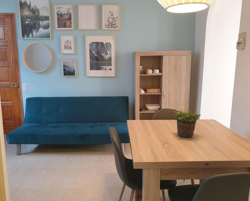 Casa Ramona Apartamento De Pueblo Con Patio En El Centro De Sant Joan ซานต์ ฮวน เด เลส อาบาเดสเซส ภายนอก รูปภาพ