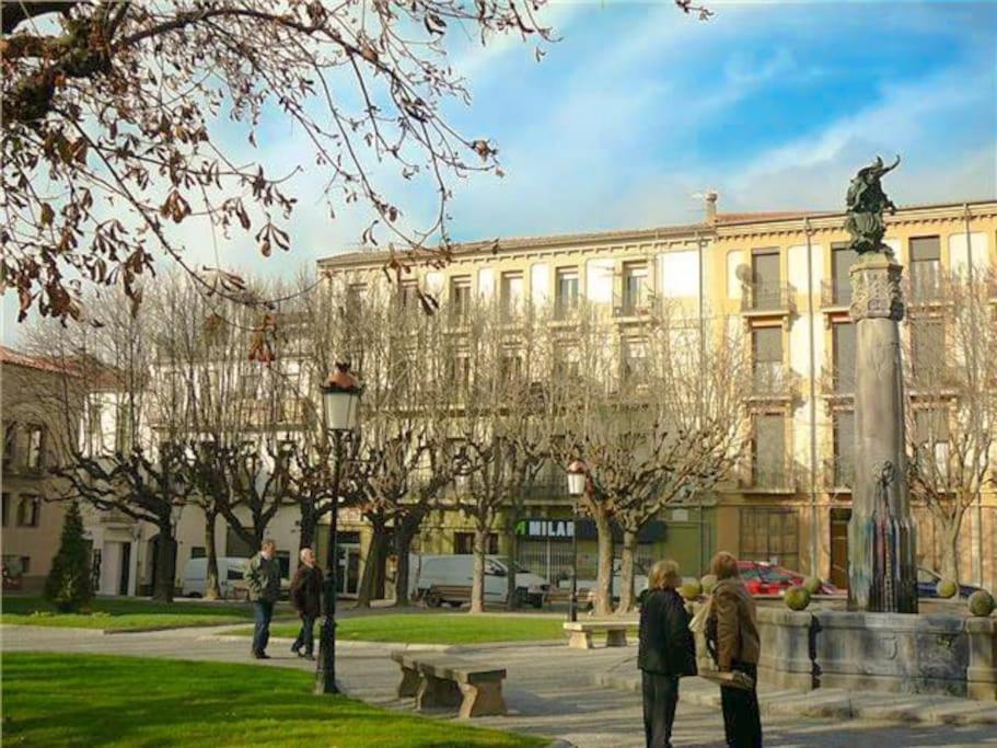 Casa Ramona Apartamento De Pueblo Con Patio En El Centro De Sant Joan ซานต์ ฮวน เด เลส อาบาเดสเซส ภายนอก รูปภาพ